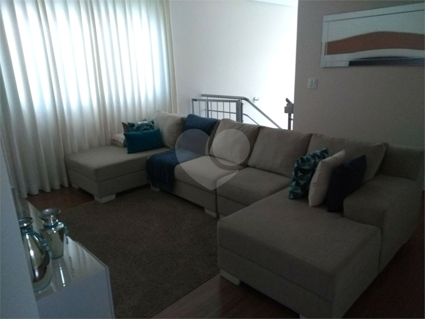 Casa à venda com 3 quartos, sendo 2 suítes,  no condomínio Terras do Oriente, Valinhos - SP