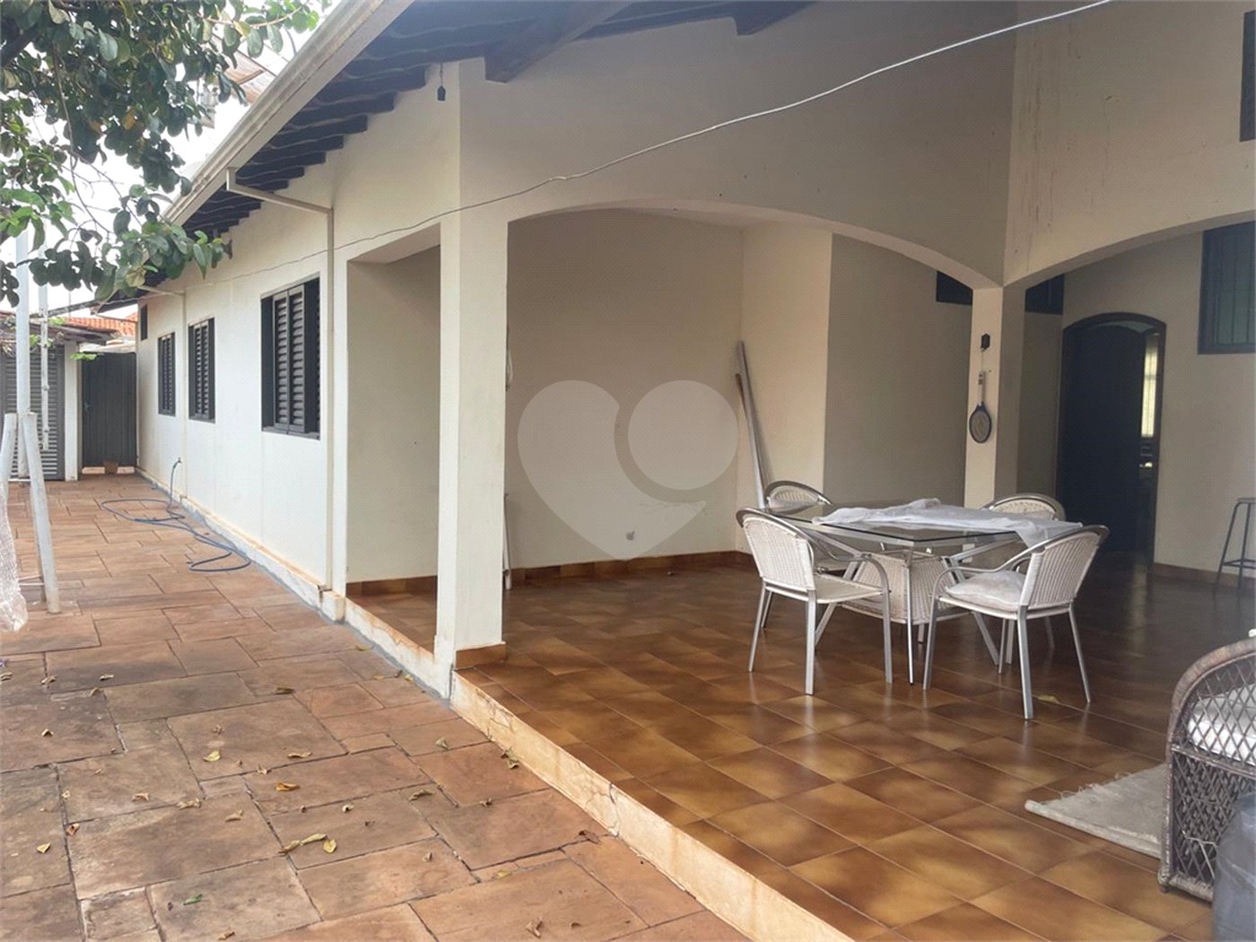 Casa à venda com 3 quartos, sendo 1 suíte, no Centro, Araraquara, SP