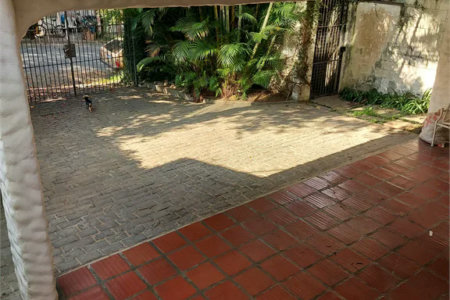 Casa à venda com 3 quartos, sendo 1 suíte,  em Jardim Leonor, São Paulo, SP
