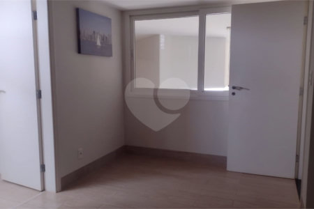 Casa à venda com 3 quartos, sendo 1 suíte, no condomínio Residencial Bouganville, Araraquara - SP