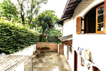 Casa à venda com 4 quartos, sendo 1 suíte, em Jardim das Bandeiras, São Paulo, SP