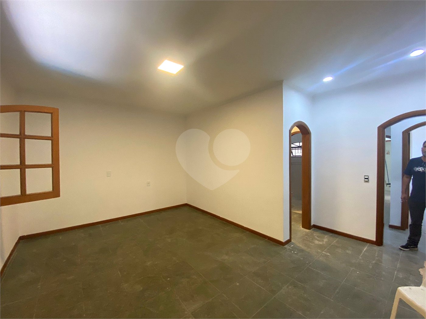 Casa à venda com 4 quartos, sendo 2 suítes,  em Jardim do Lago, Atibaia, SP