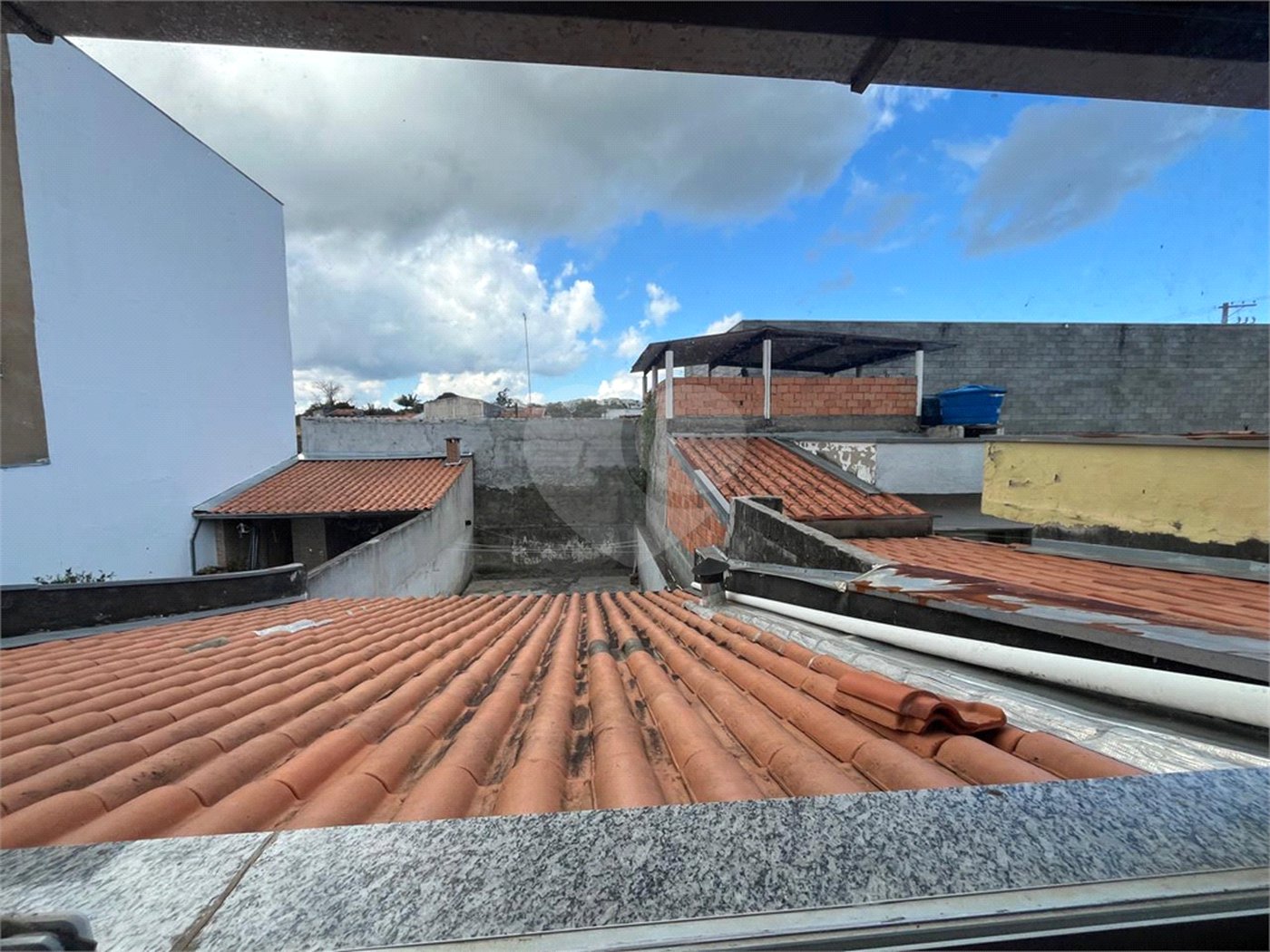 Sobrado à venda com 3 quartos, sendo 2 suítes, em Jardim São Pedro, Mogi das Cruzes, SP