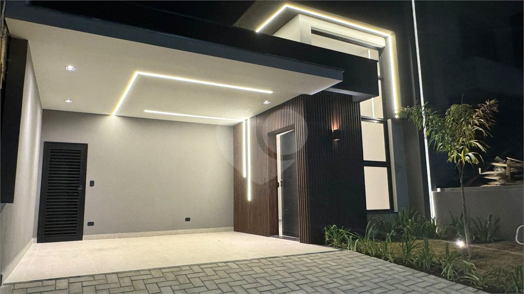 Casa à venda com 3 quartos, sendo 1 suíte, no condomínio Condomíno Helena Maria, Sorocaba - SP
