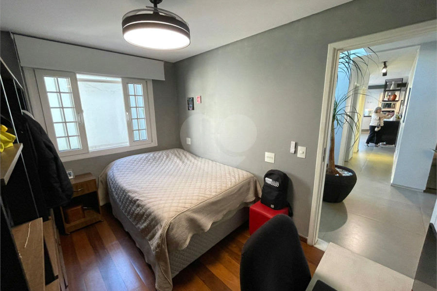 Casa à venda com 4 suítes no condomínio Fechado, São Paulo - SP