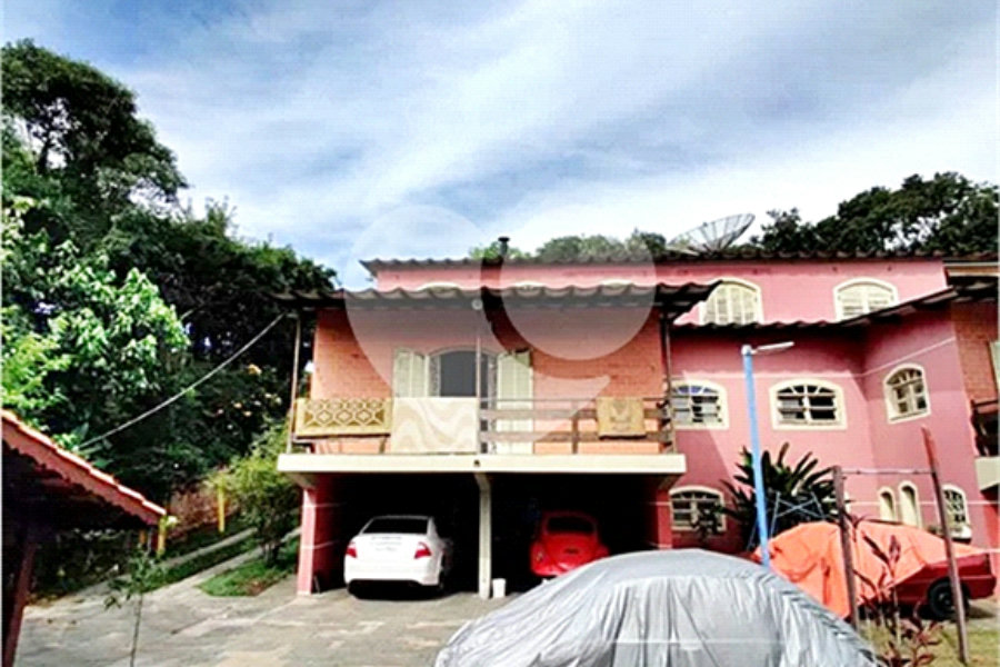 Casa à venda com 4 quartos, sendo 1 suíte, no condomínio Chacarás Bela Vista, Mairiporã - SP