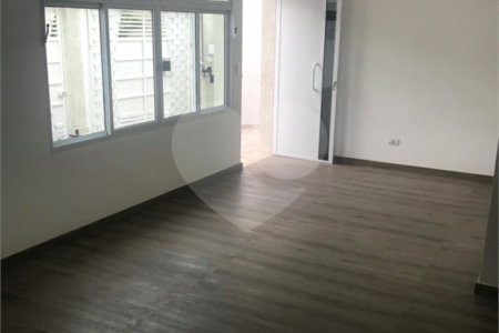Casa Térrea à venda com 3 quartos em Vila Mazzei, São Paulo, SP