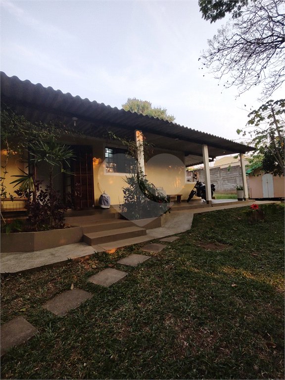 Chácara à venda com 4 quartos, sendo 1 suíte, em Vila Santa Helena, Atibaia, SP