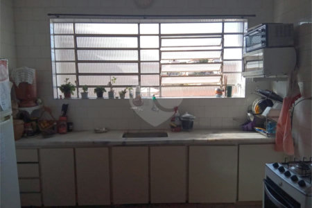 Sobrado à venda com 2 quartos em Vila Nivi, São Paulo, SP