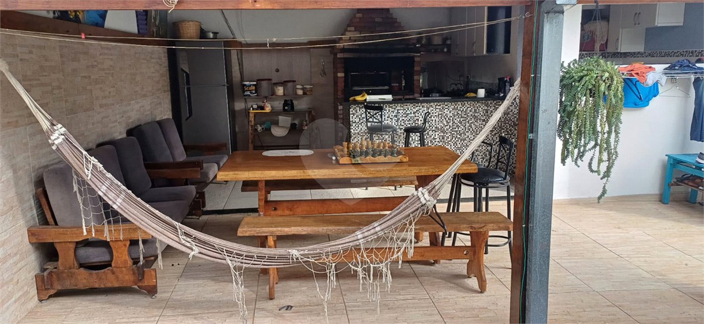 Sobrado à venda com 2 suítes em Loteamento Terras de São Pedro e São Paulo, Salto, SP