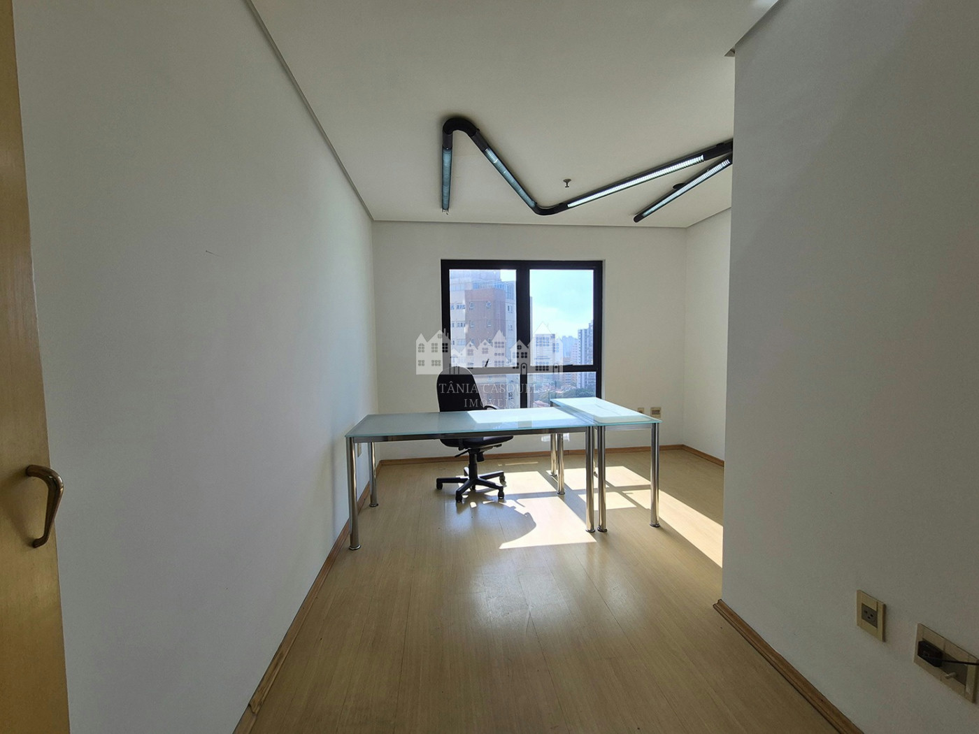 Sala Comercial à Venda no Edifício Paulista Tower – Rua Vergueiro, próximo ao Metrô Ana Rosa