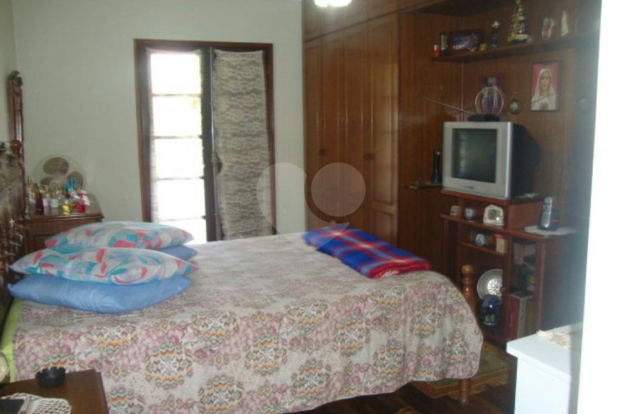 Sobrado à venda com 3 quartos, sendo 1 suíte, em Parada Inglesa, São Paulo, SP