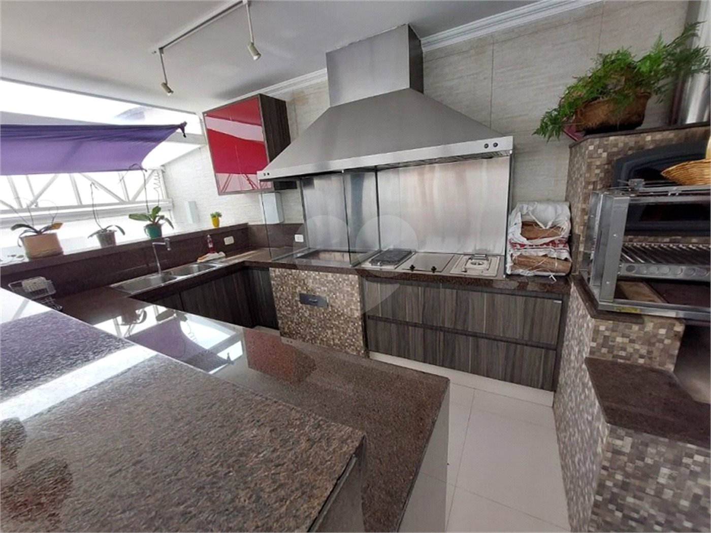 Casa à venda com 4 suítes no condomínio Granja Olga II, Sorocaba - SP