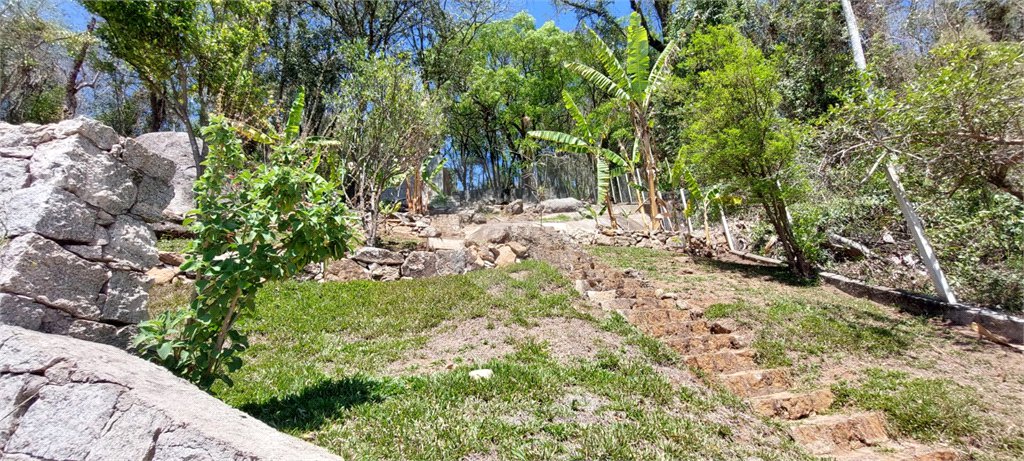 Casa à venda com 3 quartos, sendo 2 suítes, no condomínio Alpes de Caieiras, Caieiras - SP