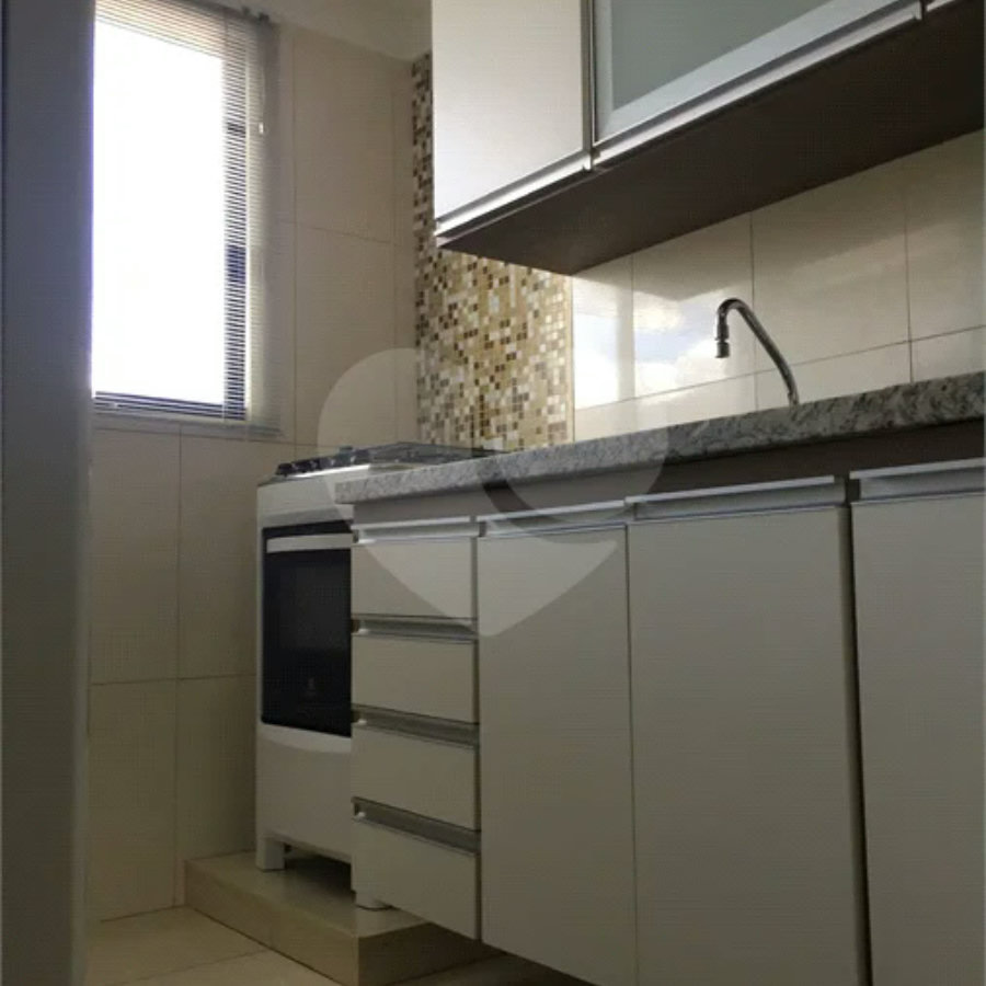 VENDE-SE STUDIO MOBILIADO CENTRO DE SÃO CARLOS.