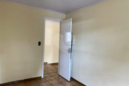 Sobrado à venda com 4 quartos, sendo 1 suíte,  em Vila Guarani (z Sul), São Paulo, SP