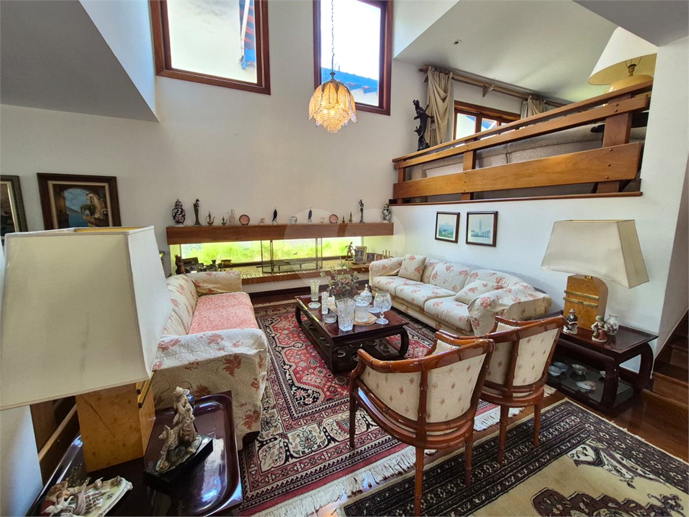 Casa de Vila à venda ou para alugar com 4 quartos, sendo 2 suítes,  em Jardim Leonor, São Paulo, SP