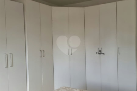 Sobrado à venda ou para alugar com 3 quartos, sendo 2 suítes,  em Ferreira, São Paulo, SP
