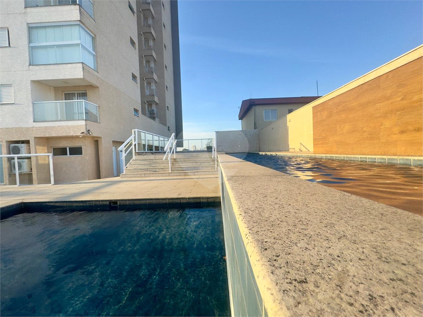 Apartamento para alugar com 2 quartos, sendo 1 suíte, em Vila Hortência, Sorocaba, SP
