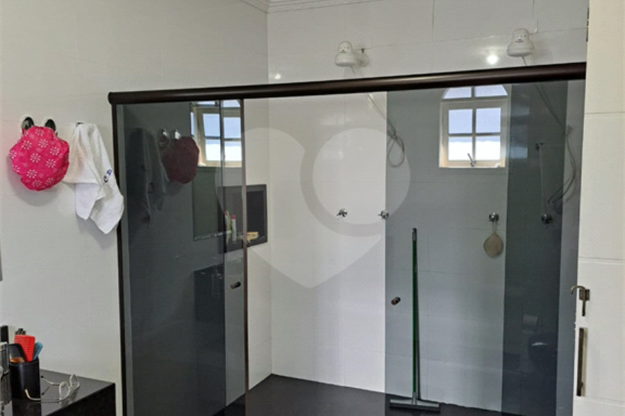 Sobrado à venda com 4 quartos, sendo 2 suítes, em Jaraguá, São Paulo, SP