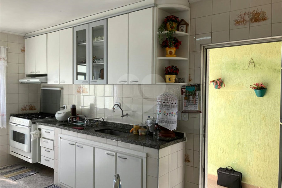 Casa à venda com 3 quartos em Jardim Peri, São Paulo, SP