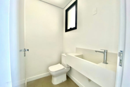 Casa à venda com 3 quartos, sendo 3 suítes, no condomínio Vila Giardino, Jundiaí - SP