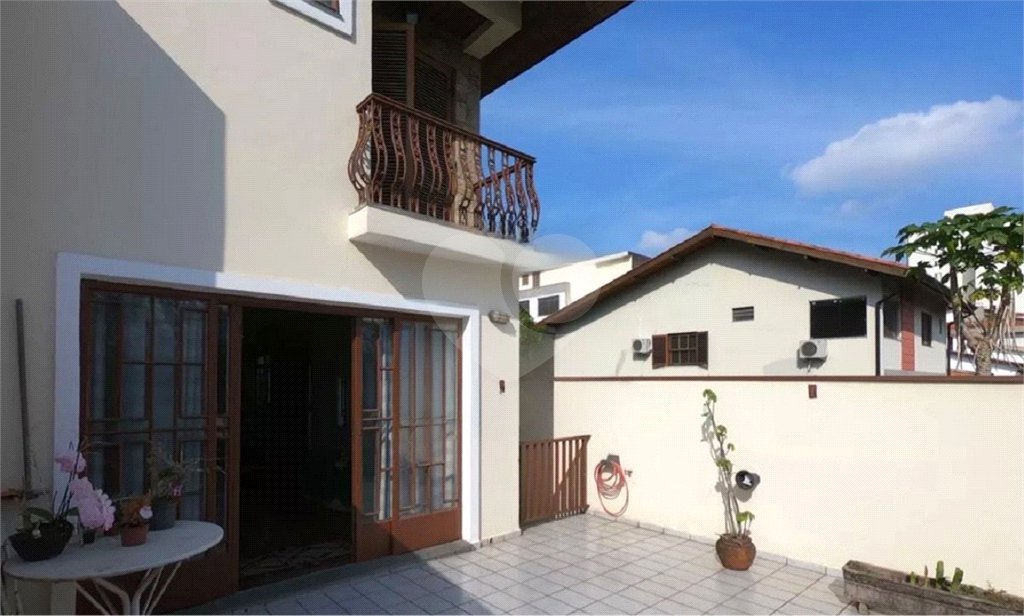 Casa à venda com 3 suítes em Jardim Namba, São Paulo, SP