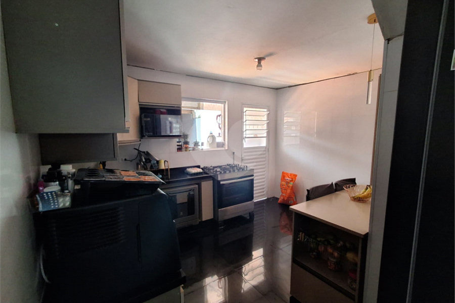 Sobrado à venda com 3 quartos em Jardim Santa Clara, Guarulhos, SP