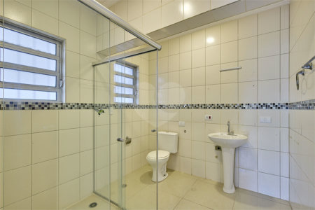 Casa à venda com 3 quartos, sendo 1 suíte, em Alto da Boa Vista, São Paulo, SP