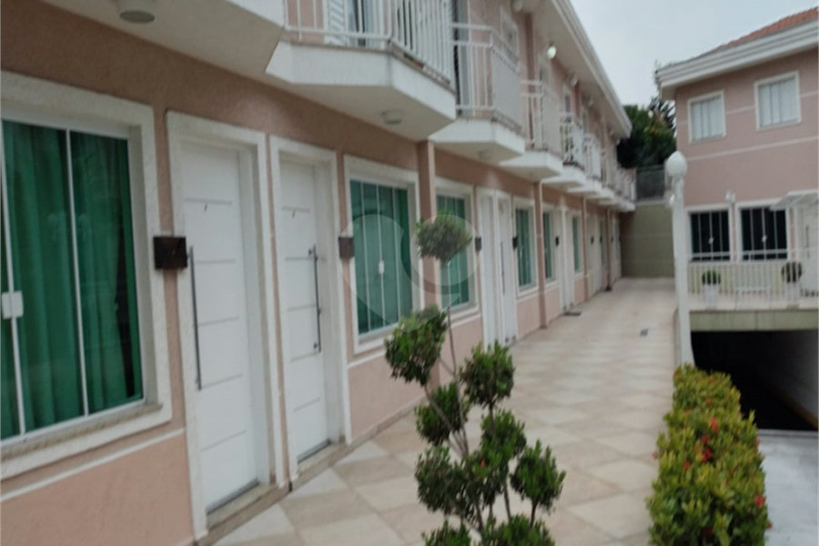 Casa à venda com 3 quartos, sendo 2 suítes, no condomínio Villa's Residencial, São Paulo - SP