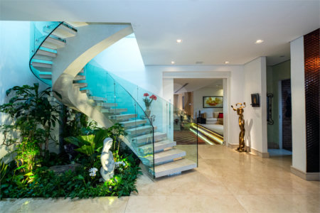 Casa à venda com 5 suítes em Jardim Cordeiro, São Paulo, SP