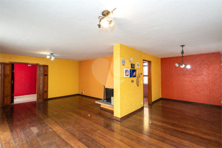 Casa à venda com 4 quartos, sendo 1 suíte, em Jardim Marajoara, São Paulo, SP