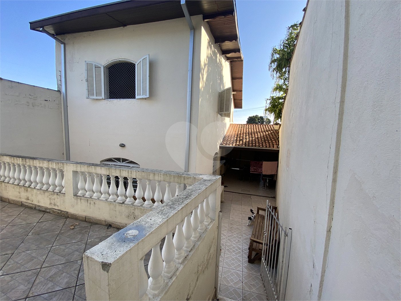Sobrado à venda com 3 quartos, sendo 1 suíte, em Monte Castelo, São José dos Campos, SP