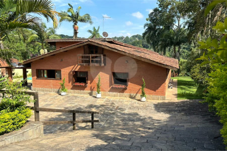 Casa à venda com 8 quartos, sendo 4 suítes, em Eldorado, Diadema, SP
