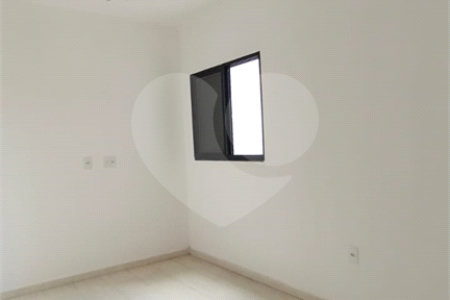 Casa à venda com 2 suítes no condomínio Residencial Paranaguá, São Paulo - SP