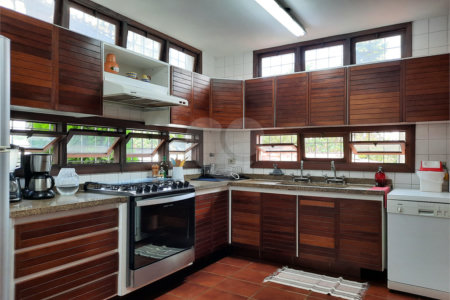 Casa à venda com 6 quartos, sendo 3 suítes, em Morumbi, São Paulo, SP