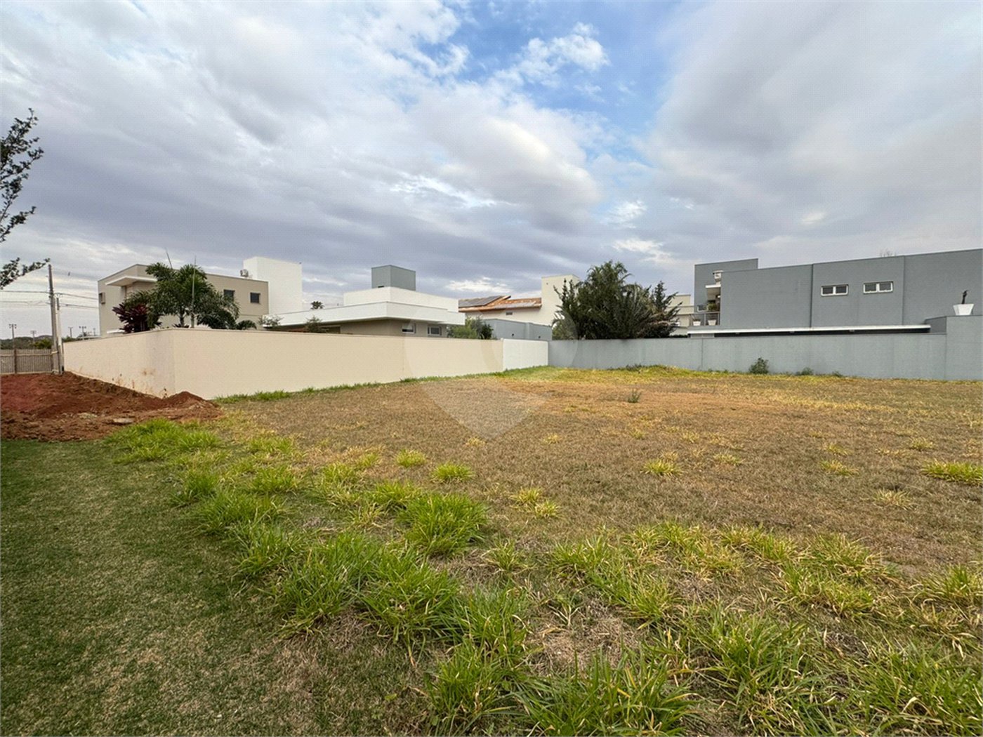 Terreno á venda, no Residencial Damha I, em São Carlos.