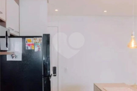 Apartamento no Ipiranga de 68m2 com 2 dorms, 1 suíte, 2 banheiros, 1 vaga. Estuda permuta.