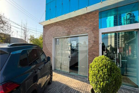 SALÃO COMERCIAL PARA LOCAÇÃO EM INDAIATUBA SP! - Av. Pres. Kennedy! - Salão comercial de 89,64 m² no térreo do Edifício Granada une modernidade, conforto e a melhor localização de Indaiatuba. Destaques do Imóvel: - Espaço Amplo: Salão principal com excelente iluminação natural. - Infraestrutura: