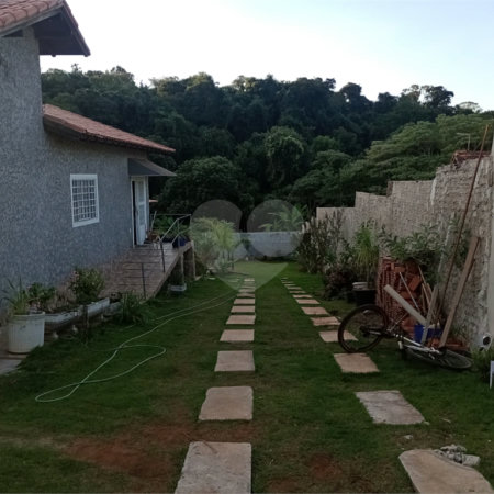 Chácara à venda com 5 quartos, sendo 1 suíte, em Jardim Marabá, Itapetininga, SP
