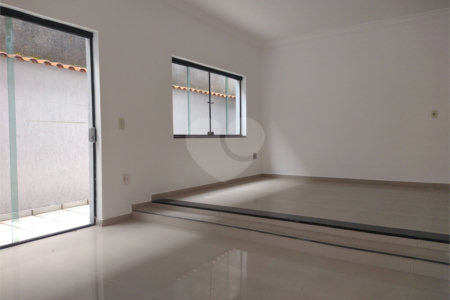 Casa à venda com 3 quartos, sendo 1 suíte,  em Mogi Moderno, Mogi das Cruzes, SP