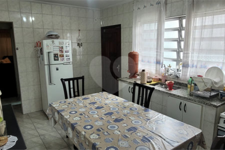 Sobrado à venda com 2 quartos em Cidade Líder, São Paulo, SP