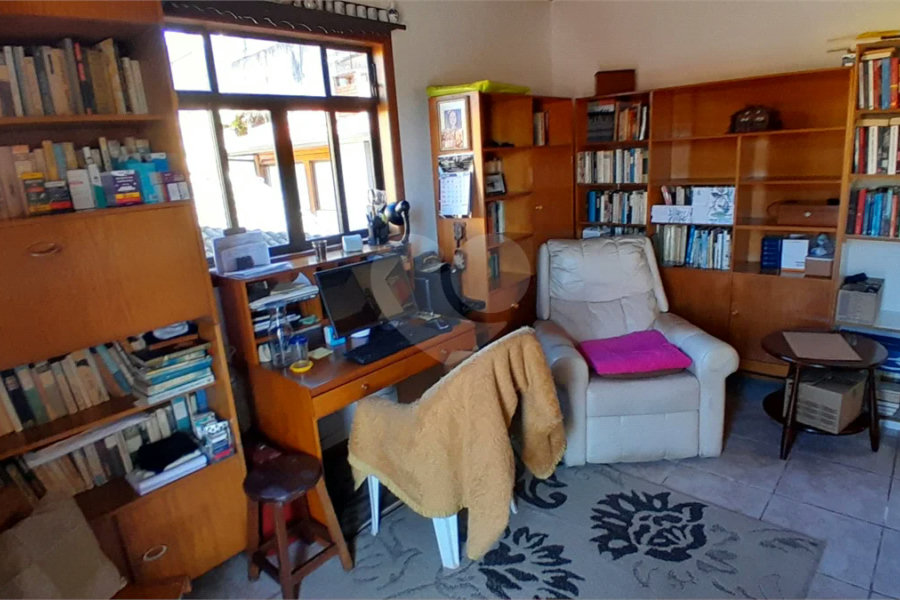 Sobrado à venda com 3 quartos, sendo 1 suíte, em Vila Isabela, Campos do Jordão, SP