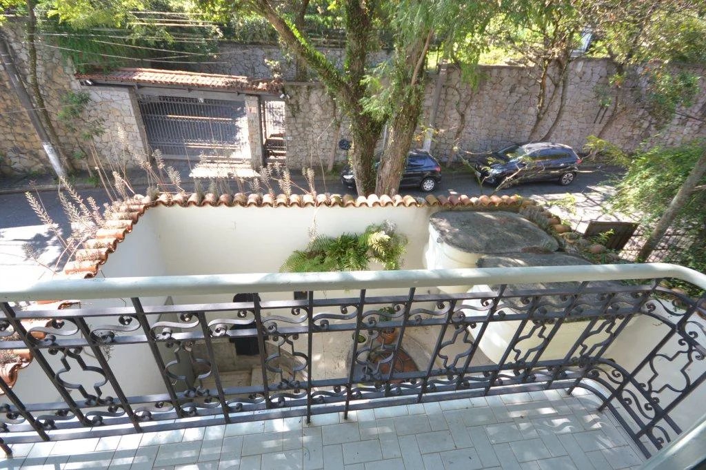 Sobrado à venda com 5 quartos, sendo 4 suítes, em Jardim Panorama, São Paulo, SP
