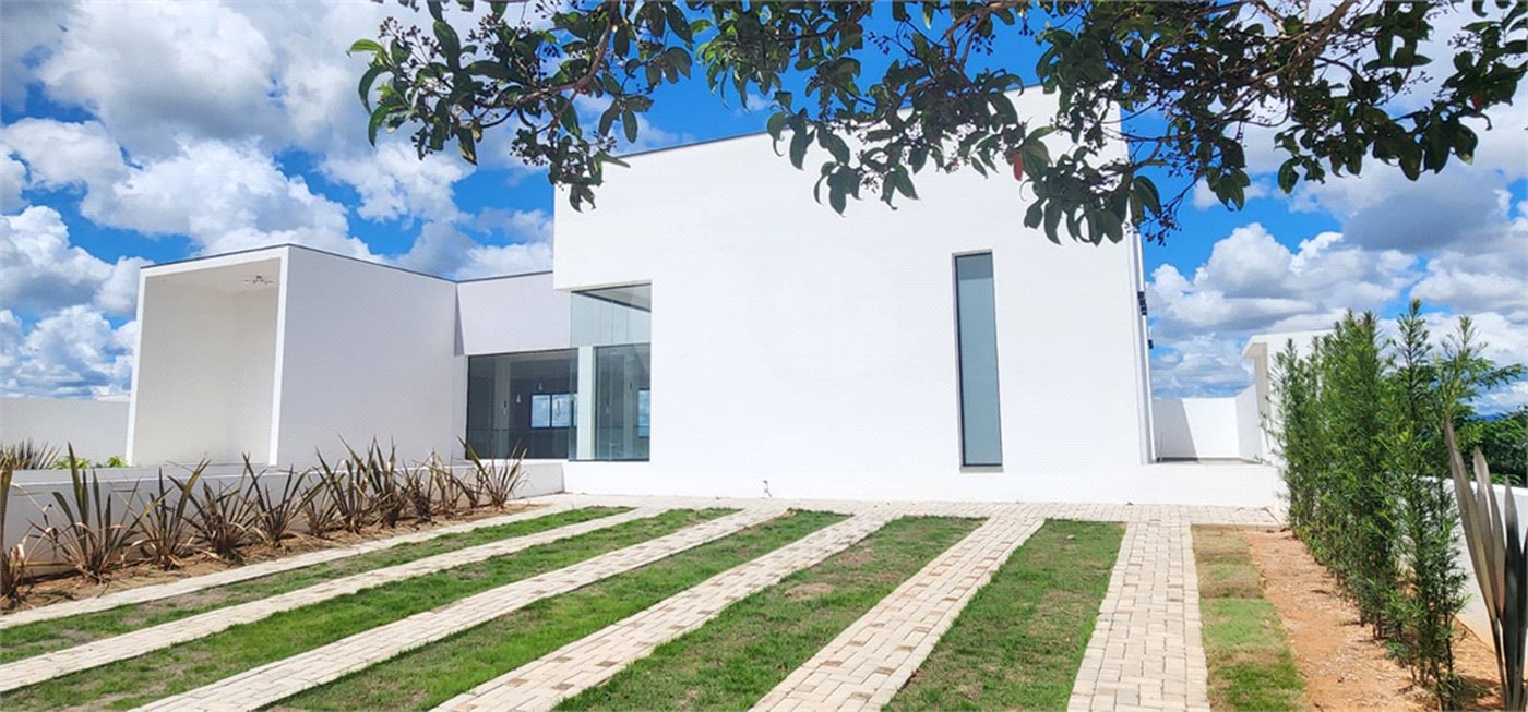 Casa à venda ou para alugar com 4 suítes no condomínio Residencial Delle Stelle, Louveira - SP