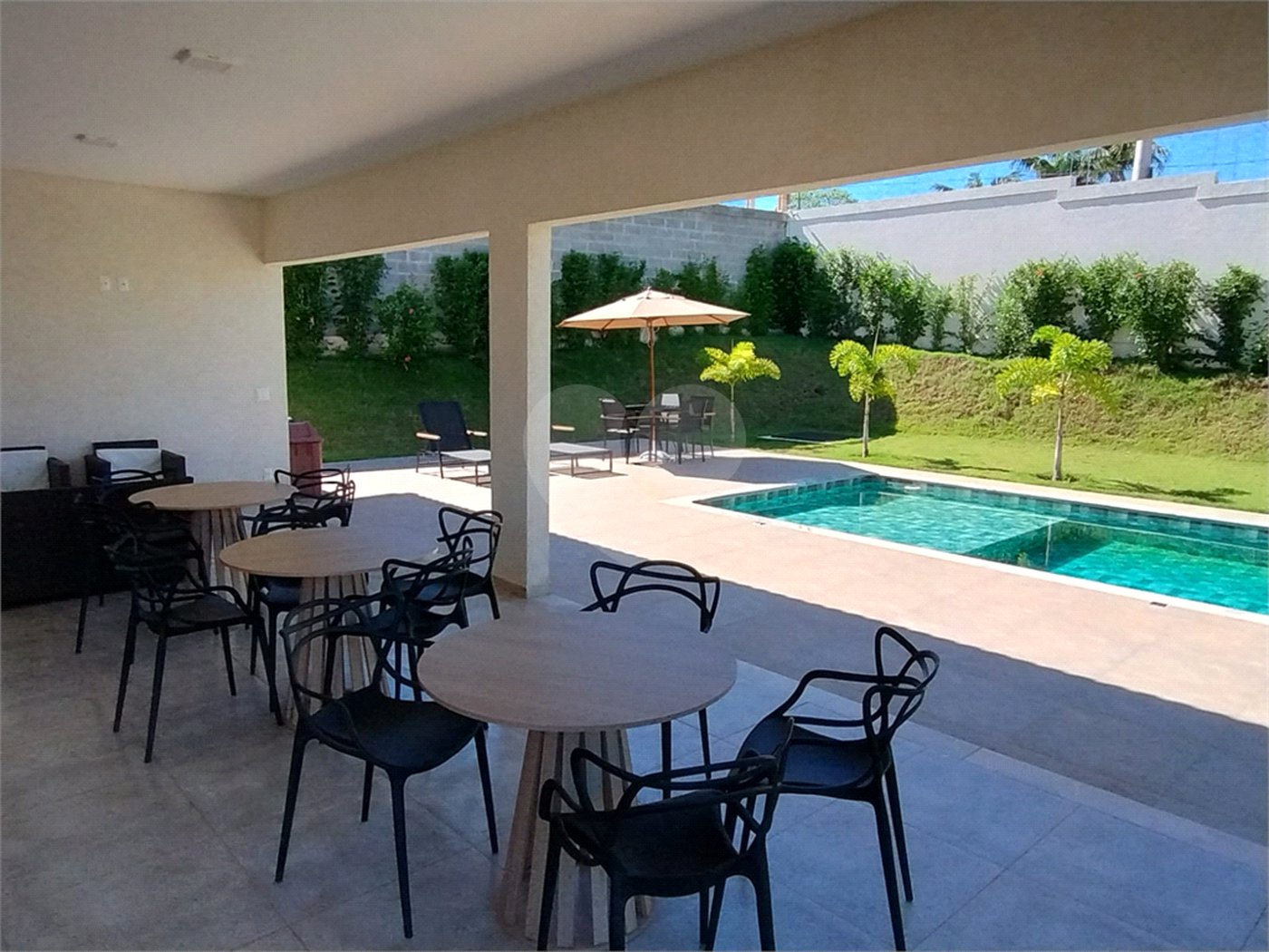 Casa para alugar com 3 quartos, sendo 1 suíte, no condomínio Vila Quinta dos Manacás, Vinhedo - SP