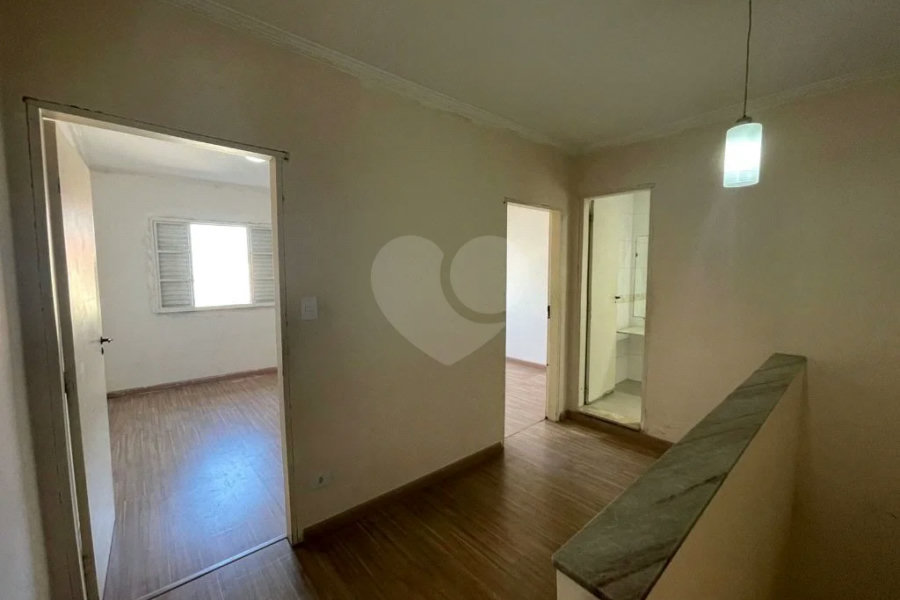 Sobrado à venda com 3 quartos, sendo 1 suíte, em Jardim Rosa de Franca, Guarulhos, SP