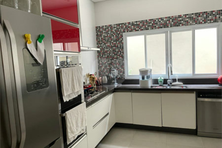 Casa à venda com 4 suítes no condomínio Basel, Campinas - SP