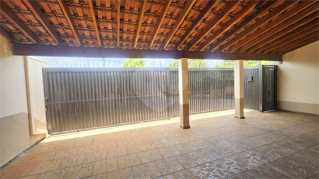 Casa à venda com 4 quartos, sendo 1 suíte, em Jardim Roberto Selmi Dei, Araraquara, SP
