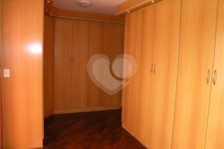 Casa à venda ou para alugar com 5 suítes em Parque dos Príncipes, São Paulo, SP